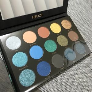 Hipdot Cenote pressed eyeshadow palette